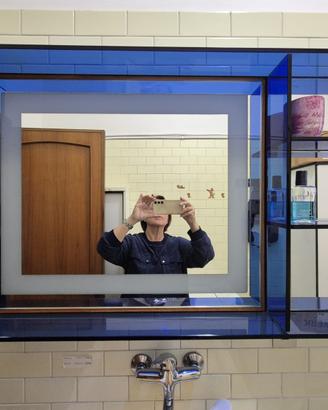 Mobile bagno in vetro Blu completo di specchio