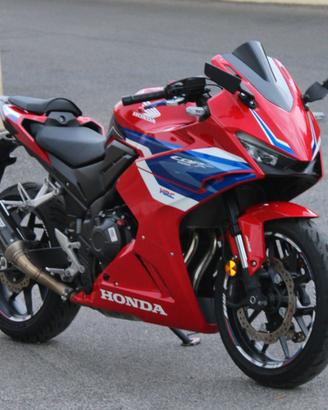 Honda CBR 500R 2024 A2 - Garanzia x4 e accessori