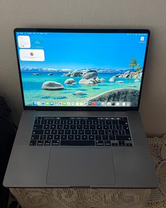 MacBook Pro 16” 2019 intel core i7 16/512GB