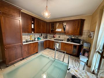 Cucina angolare in legno