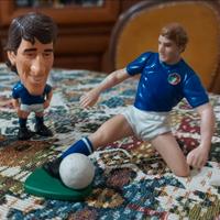 Bomberini IP Di Napoli e statuetta Baresi Italia90