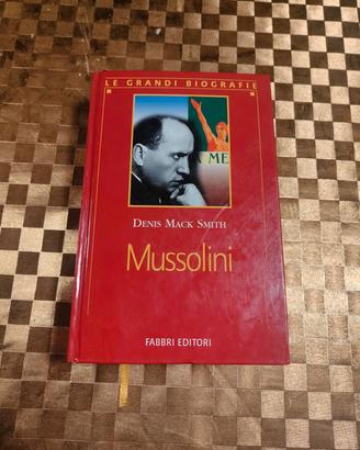 libro della storia di mussolini 