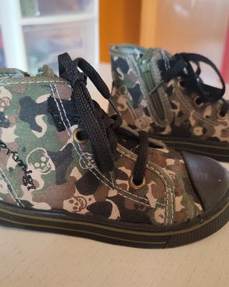 Scarpe per bambino. Misura 24