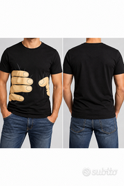 T-shirt nera con mani effetto 3D strizzato Tg. M