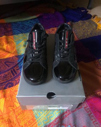 Scarpe Prada vernice nera 37