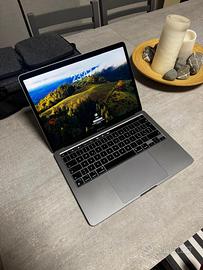 Macbook pro 2020 m1 8gb ram 500gb ssd