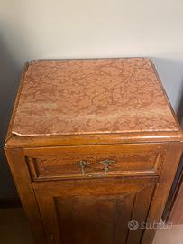 N.2comodini in arte povera con piano di marmo rosa