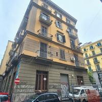 Ad. Piazza Nicola Amore - 4 vani e servizio