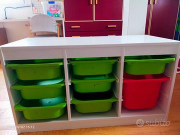 mobiletto Ikea con cassetti 