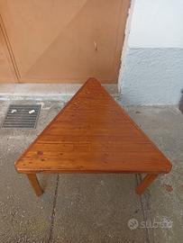tavolo triangolare legno