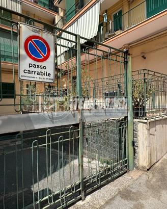 Box a Napoli Via Enea 2 locali