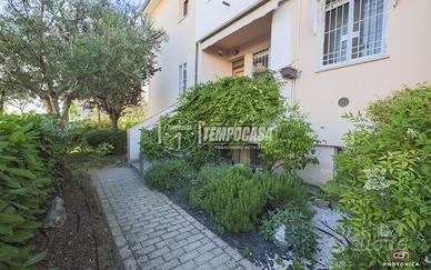 APPARTAMENTO CON INGRESSO INDIPENDENTE, CORTILE E