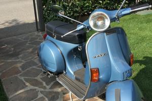 Vespa completamente restaurata e relative gomme