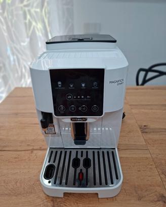 Macchina caffè automatica De'Longhi Magnifica 