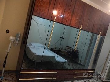  armadio completo tavolo rotondo e comodino