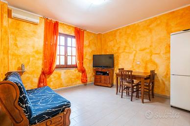 Trilocale al primo piano con box auto