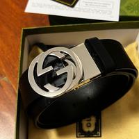 Cintura Gucci da uomo con fibbia argentata