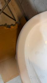 Lavandino con colonna da bagno