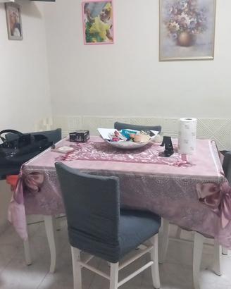 Tavola con sedie
