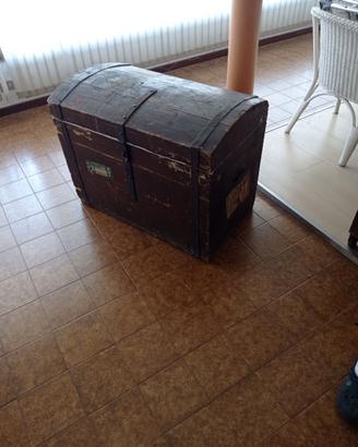Baule antico legno abete