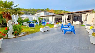 Chalet Little Paradise TriFamiliare sulla spiaggia