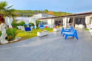 Chalet Little Paradise TriFamiliare sulla spiaggia
