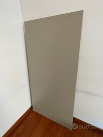 Scrivania IKEA TROTTEN in buone condizioni.