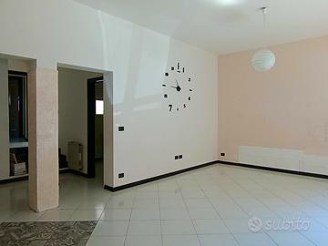Ampio appartamento con garage di 42 mq - Rif. 386