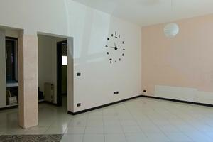 Ampio appartamento con garage di 42 mq - Rif. 386