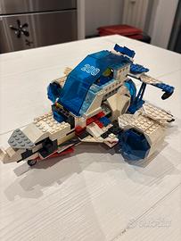Lego navicella spaziale artigianale.