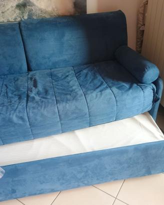 Divano 4posti con  letto matrimonialestraibile da