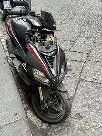 Aprilia sr 50 (180)
