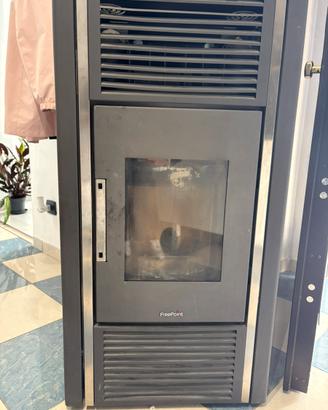 Stufa a Pellet Gioia FreePoint canalizzabe