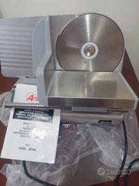 Affettatrice piccola marca Ardes