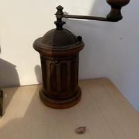 Macinino da caffè antico