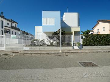 VILLA SINGOLA A POLICORO