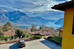 Civenna - Appartamento con grande terrazzo e spett