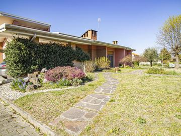 ESCLUSIVA VILLA INDIPENDENTE