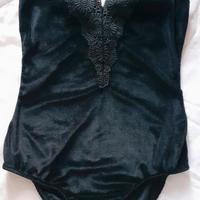 Body in Velluto con Scollo in Pizzo Crochet