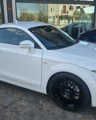 Audi TT TT 3.2 V6 quattro dsg- S LINE