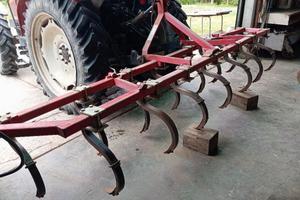 Estirpator aratro,cerchi rimorchio irrigatori