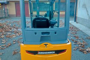 CARRELLO ELEVATORE EFG 220 JUNGHEINRICH 20 QL