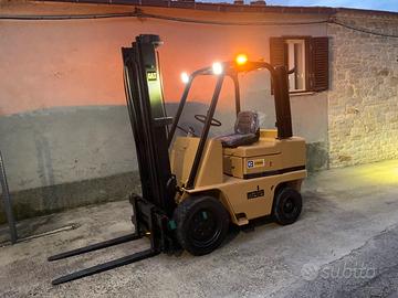 Carrello Elevatore Caterpillar 25 q.li perfetto