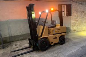 Carrello Elevatore Caterpillar 25 q.li perfetto