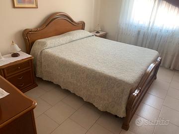 Letto matrimoniale 160x200, 2 comodini, come nuove