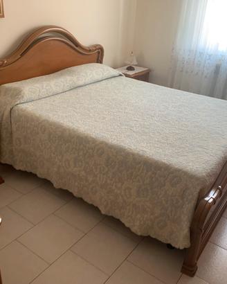 Letto matrimoniale 160x200, 2 comodini, come nuove