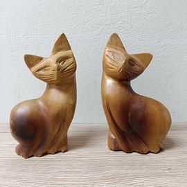coppia vintage in legno intagliati a mano