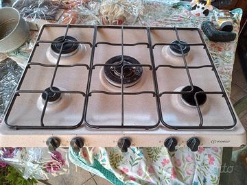 Piano cottura 5 fuochi 