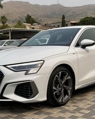 Audi A3 SPB S Line interno ed esterno 2.0 TDI...
