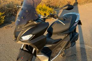 Aprilia SR GT 125 cc 07/23 6.990km